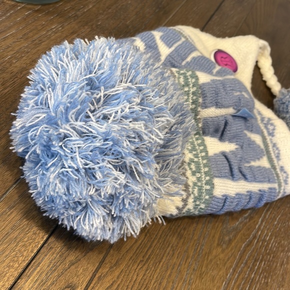 Ski hat from Amsterdam Holland . Super cute and soft. - Picture 9 of 10